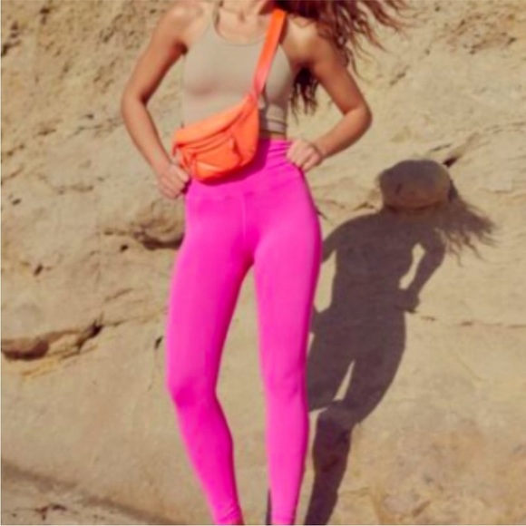 NWT FREE PEOPLE MOVEMENT Good Karma leggings size M/L tropical pink Barbiecore - Picture 3 of 9